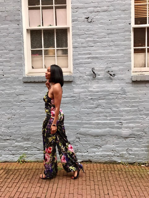 I love me a gooooood jumpsuit and anything with a floral print! This jumpsuit was perfect for Sunday brunch with my girls.&nbsp;