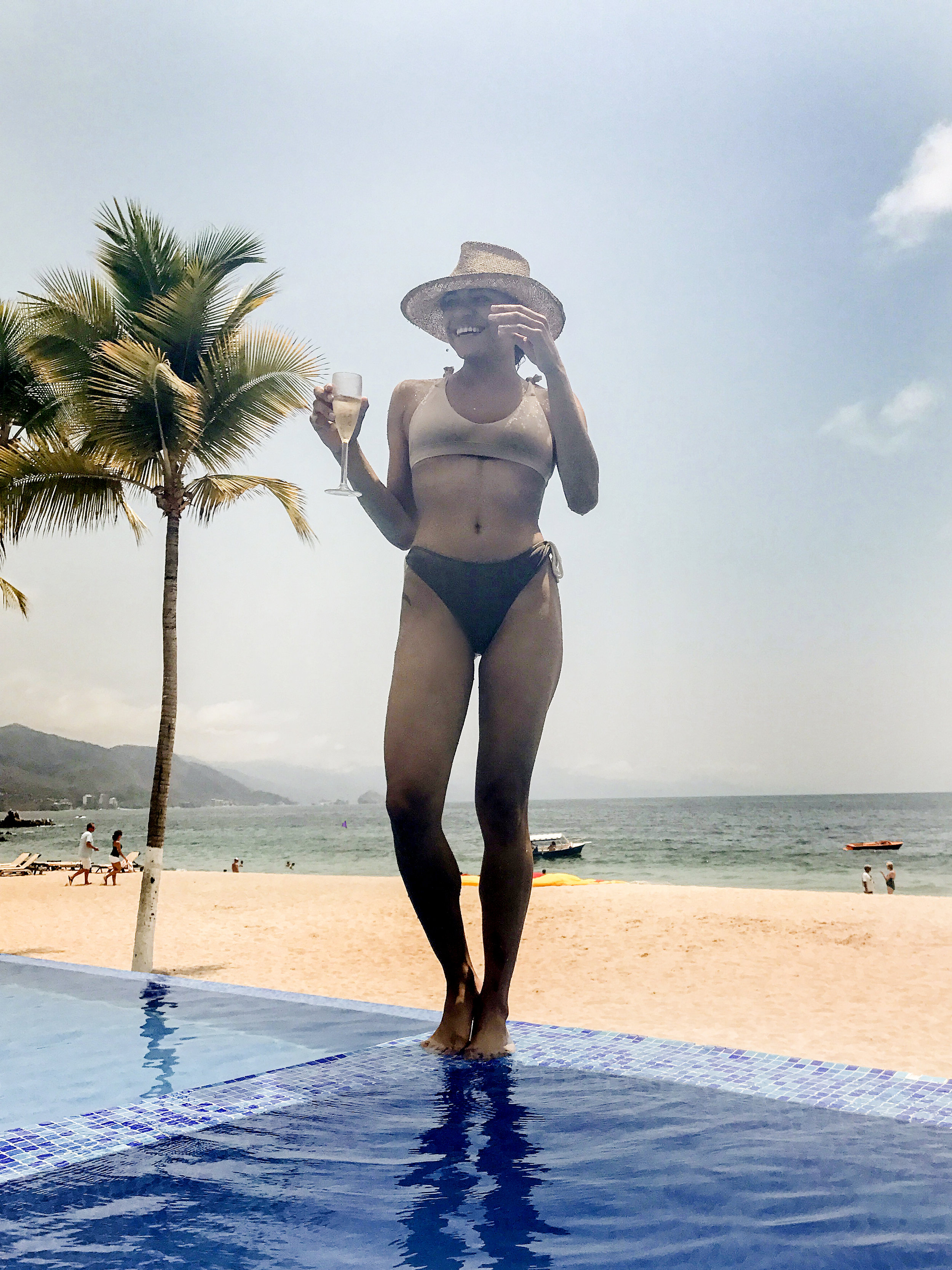 Bikini top: Tobi, Bikini bottom: Salt Swimwear