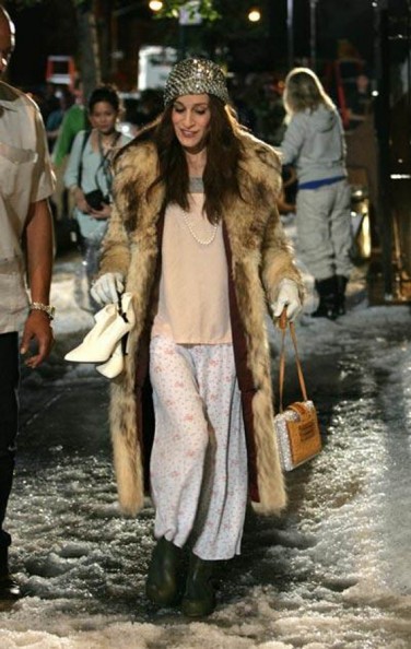 Carrie_Bradshaw-85-full-376x594.jpg