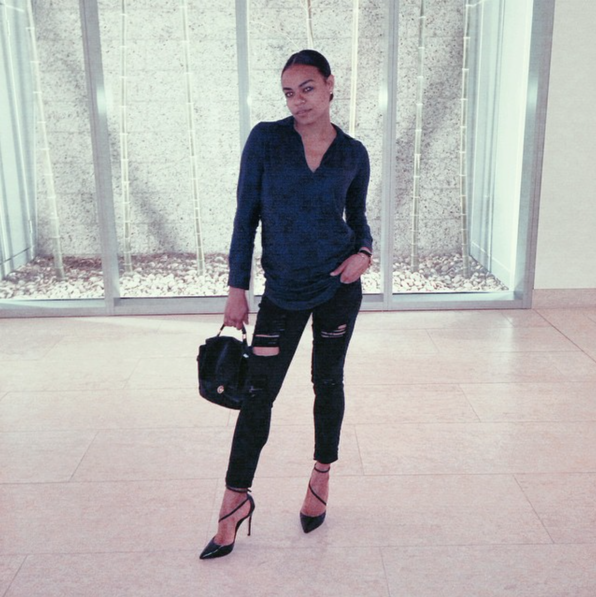 wearing: forever21 jeans and top, vintage black leather bag, Alice &amp; Olivia shoes