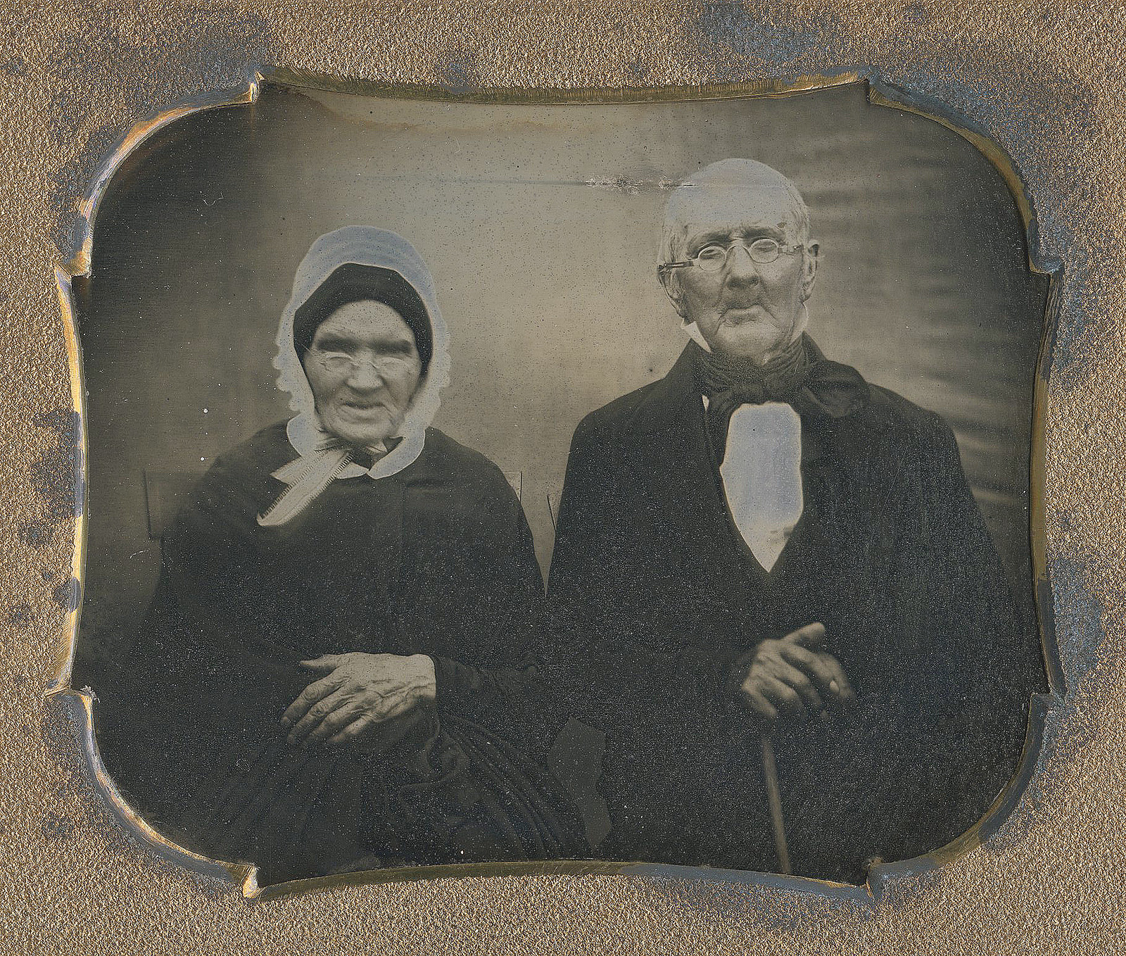 AD245940848An elderly coupl.jpg