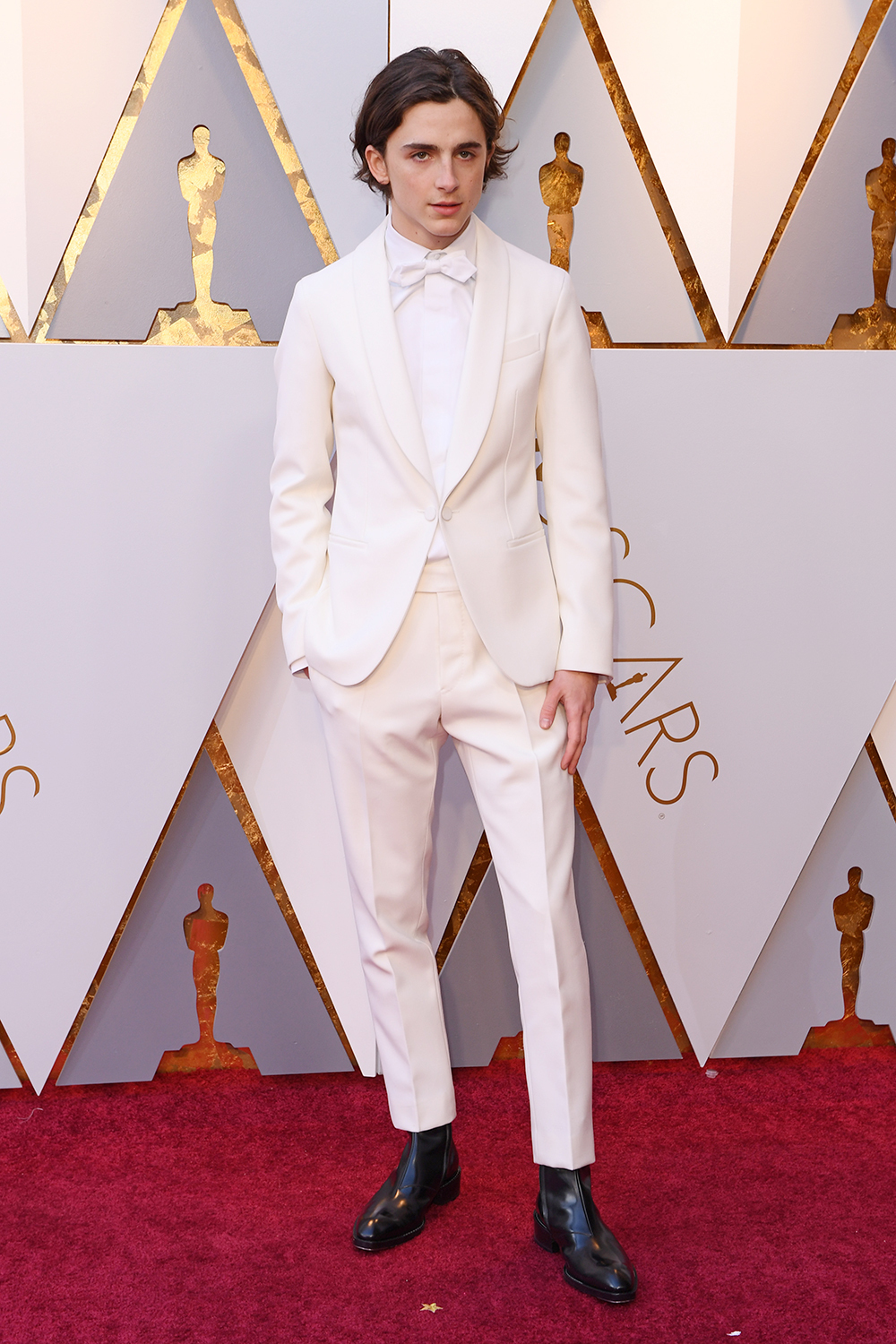 timothee-chalamet-oscars-red-carpet.jpg