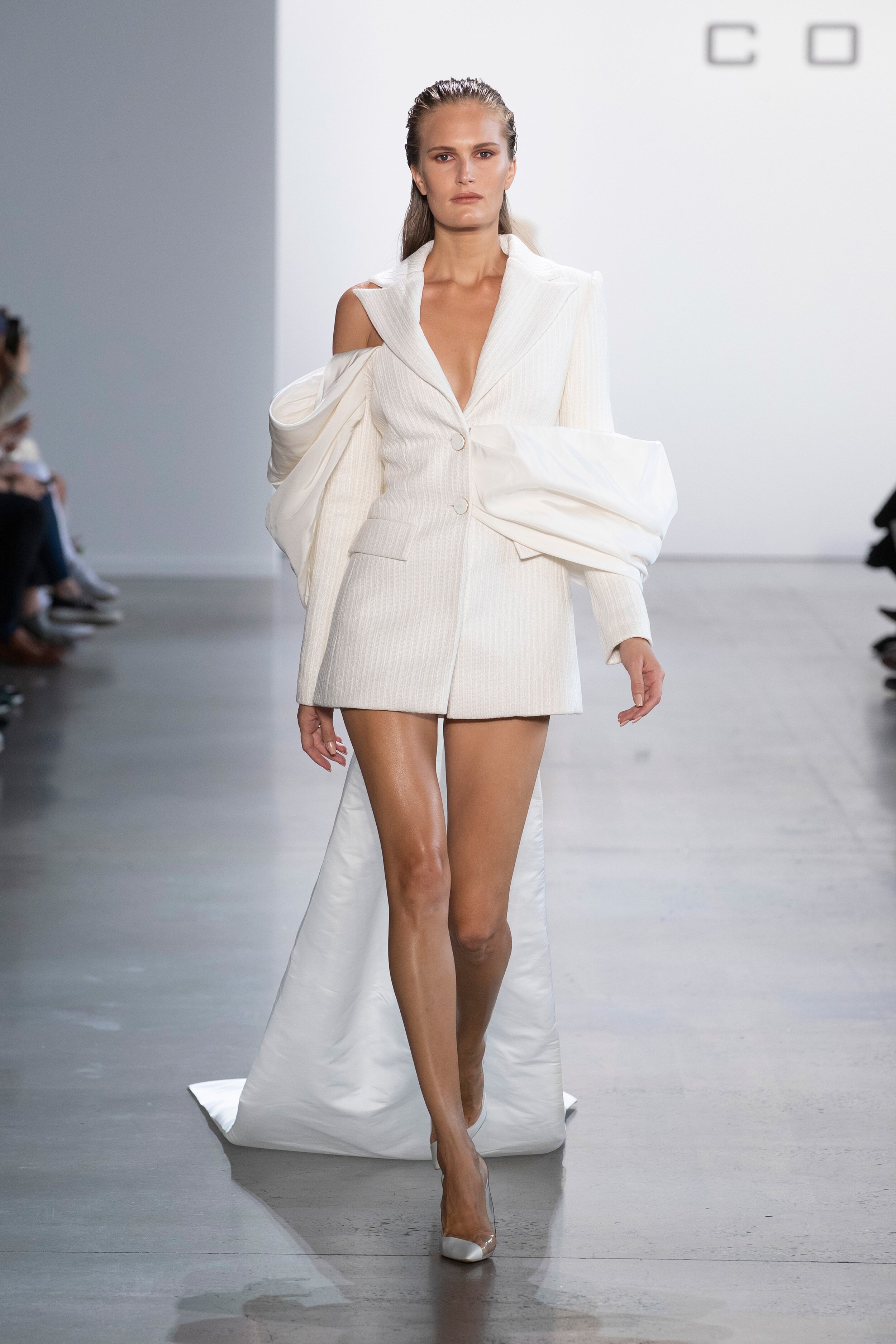 00026-Cong-Tri-Ready-To-Wear-Spring-2020.jpg