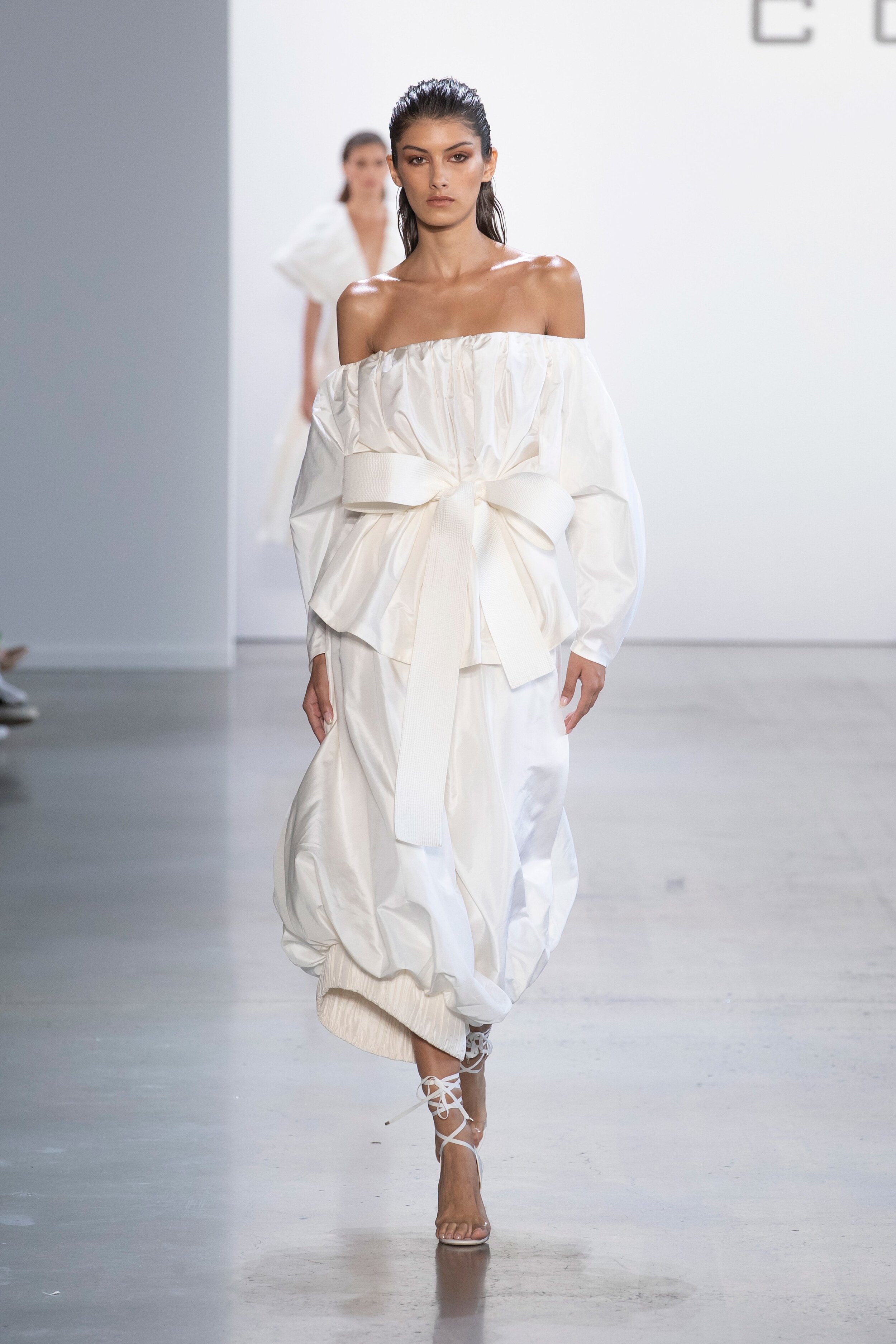 00005-Cong-Tri-Ready-To-Wear-Spring-2020.jpg